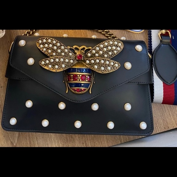 Gucci Bee 🐝 leather bag with pearls… - Picture 1 of 10